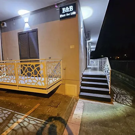 Bed & Breakfast Flair For Life