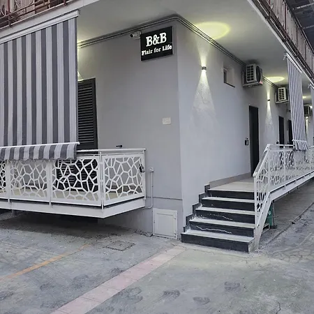 Bed & Breakfast Flair For Life